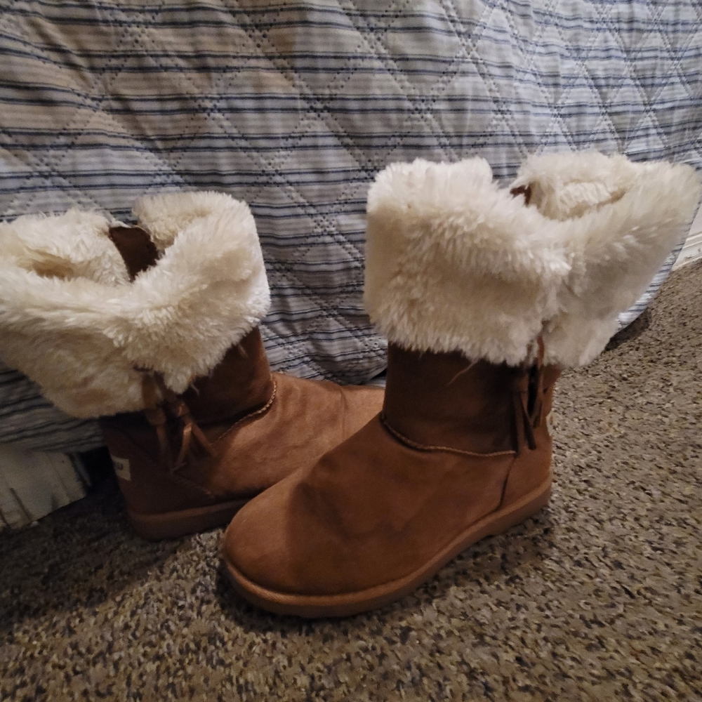 GIRLS' MAKALU BIG KID ICELAND TAN SUEDE WINTER BOOTS SIZE 4 !!!!๐ข โค ๐๐๐๐ - Picture 2 of 14